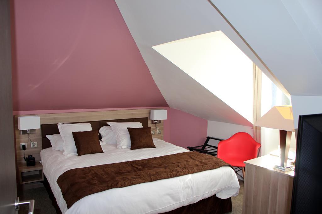 Hotel L'Esturgeon Poissy Eksteriør billede
