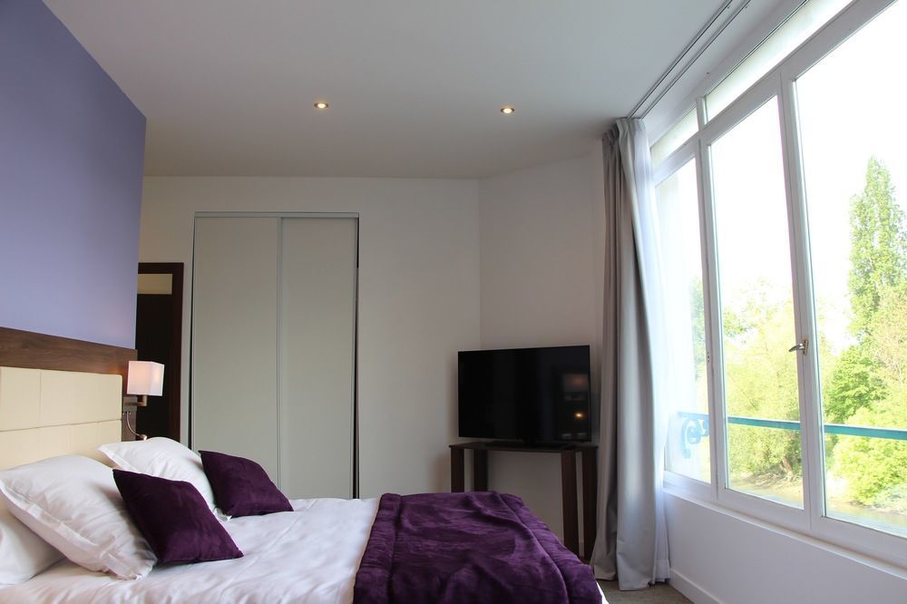 Hotel L'Esturgeon Poissy Eksteriør billede