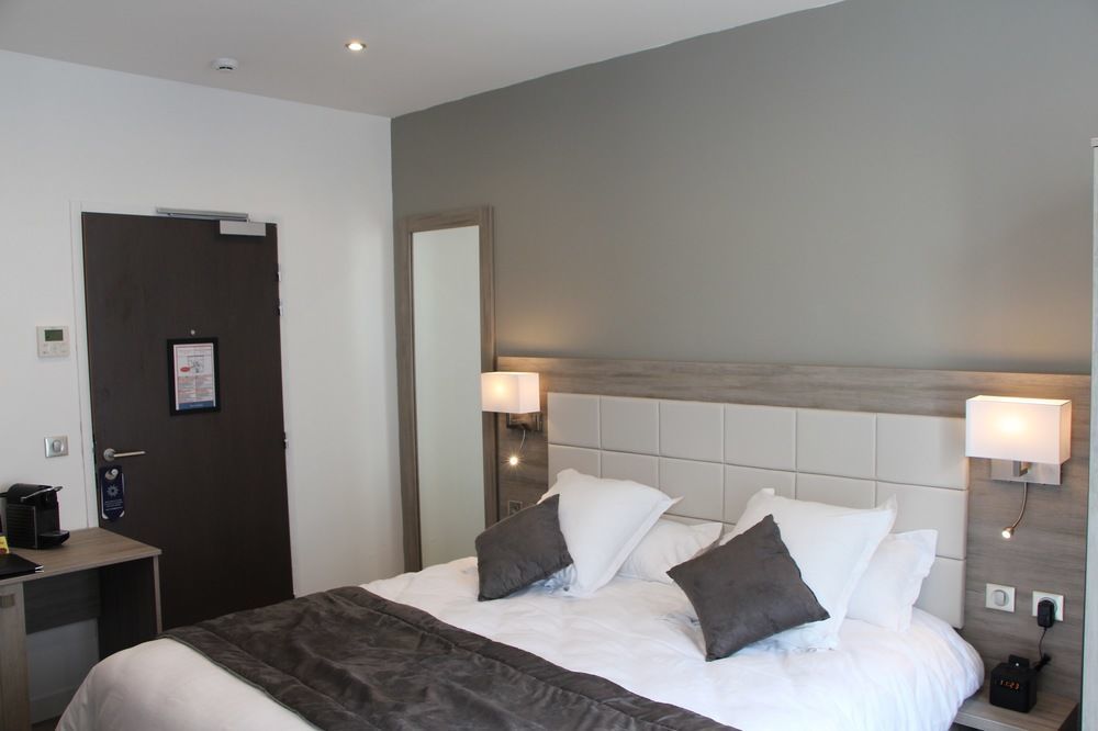 Hotel L'Esturgeon Poissy Eksteriør billede