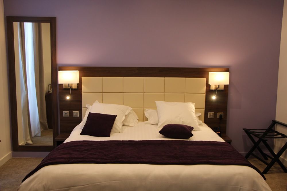 Hotel L'Esturgeon Poissy Eksteriør billede