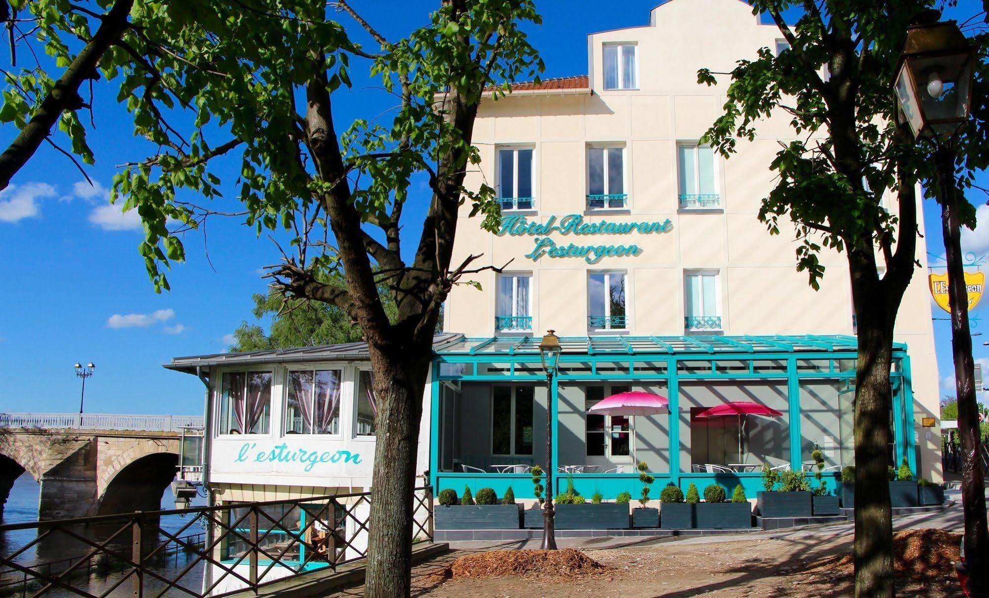 Hotel L'Esturgeon Poissy Eksteriør billede
